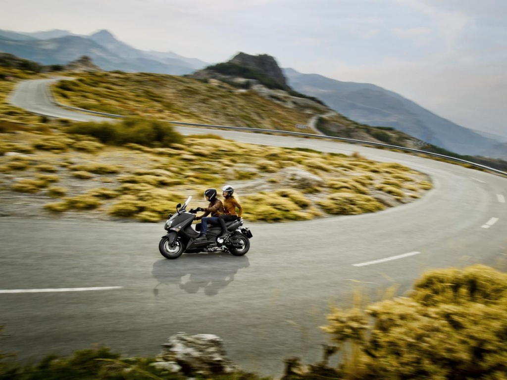Фото скутера Yamaha TMAX ABS